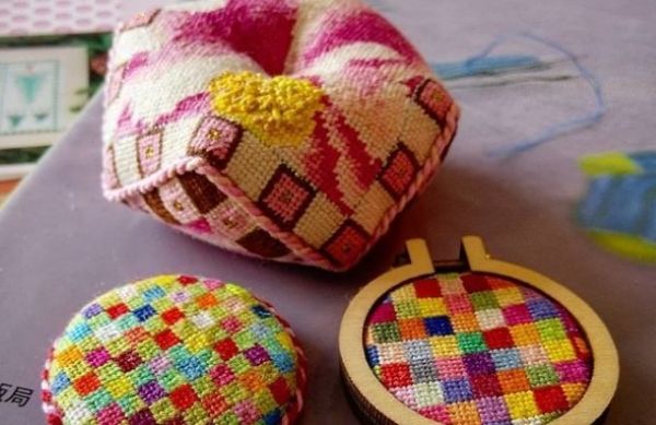 SOMMERKURSUS - BRODERI - PETIT POINT